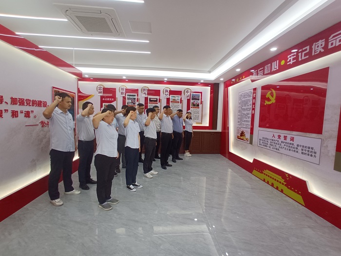 强基固本凝心铸魂  同频共振相融共促——以高质量党建激活企业发展新动能-1.jpg